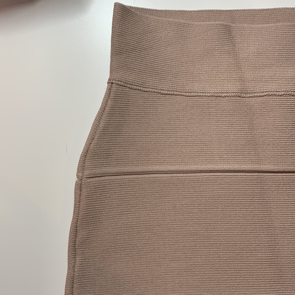 BCBGMaxAzria Tan Skirt - Picture 3 of 3
